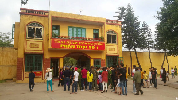 1 Danh Bac Qua Mang Hang Chuc Ty Dong 3 Cuu Can Bo Trai Giam O Hai Duong Bi Bat