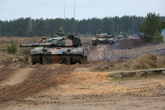 2 Xe Tang Ba Lan Giup Ukraine Giu Vung Bakhmut Truoc Suc Tan Cong Du Doi Cua Nga