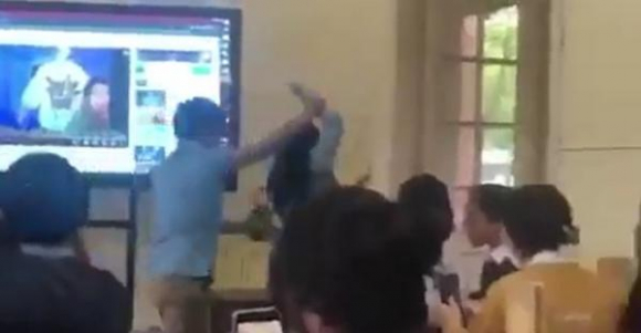 1 Nu Giao Vien Bi Khoa Tay Day Khoi Lop Truoc Mat Hoc Sinh Giam Doc So Gd Thua Thien Hue Noi Gi