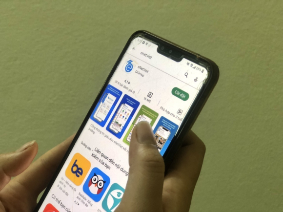 1 So Lien Lac Dien Tu Cai Gat Dau Tri Gia 30 Hoa Hong