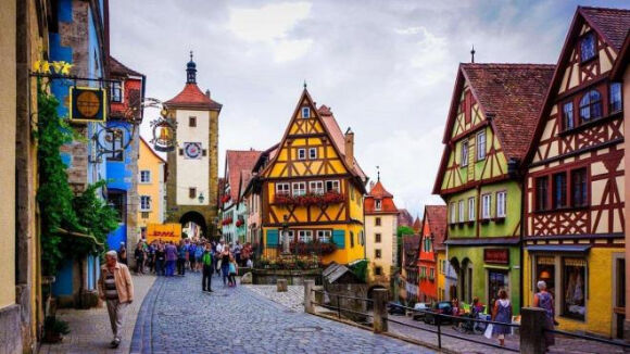 3 Nguoi Duc Lam Viec 187 Ngay Moi Nam Va Nghi 178 Ngay Tai Sao Ho Lai Giau Nhu Vay