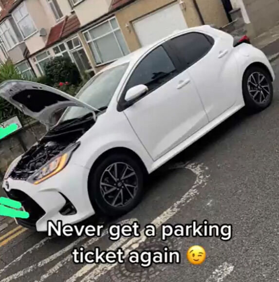 Vờ xe hỏng để tránh phạt đỗ sai quy định, chủ xe bị phản bác kịch liệt