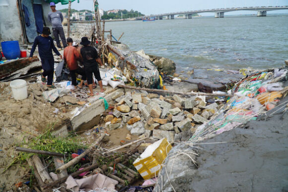 4 Song Danh Sap 3 Nha Dan Gan 40 Ho Bi Anh Huong Tai Nha Trang