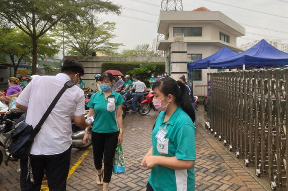 4 1200 Cong Nhan Bi Sa Thai Truoc Tet Phia Truoc Nhu Vuc Tham
