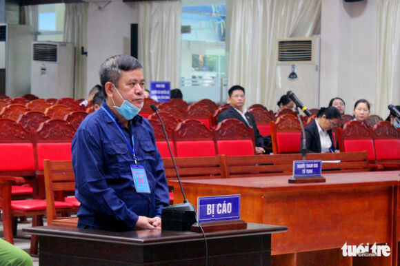 1 Doi Truong Chong Buon Lau Nhan Co Toi Khi Xai Tien Nguoi Hoi Lo De Trong Nha