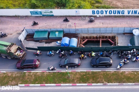 1 Ha Noi Ma Tran Lo Cot Rao Chan Tren Duong Vu Trong Khanh