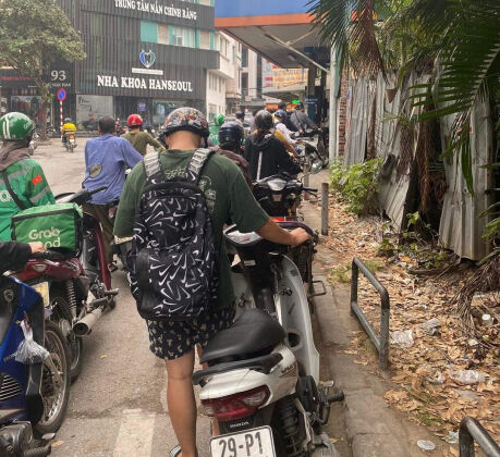 2 Dan Xep Hang Dai Do Xang Nhu Thoi Bao Cap Truy Trach Nhiem Bo Cong Thuong