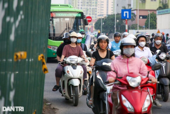 2 Ha Noi Ma Tran Lo Cot Rao Chan Tren Duong Vu Trong Khanh