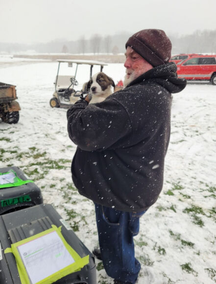 2 May Bay Roi Xuong San Golf 53 Chu Cho Song Sot