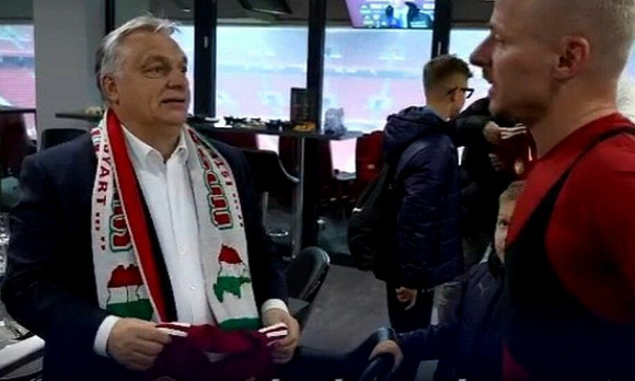 1 Ukraine Phan Doi Khan Quang Co Cua Thu Tuong Hungary