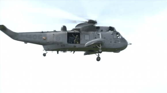 2 Anh Lan Dau Chuyen Truc Thang Sea King Cho Ukraine