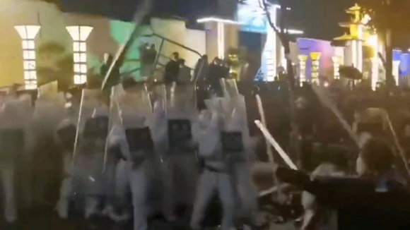 1 Hon 20000 Nhan Vien Moi Cua Foxconn Trung Quoc Nghi Viec