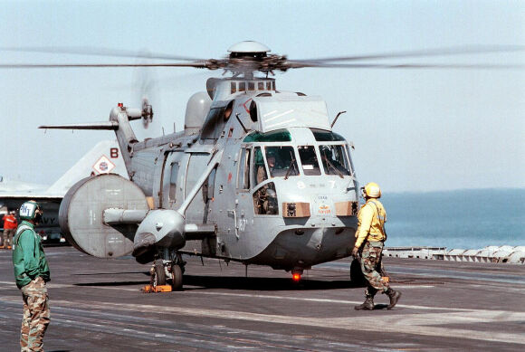 2 Toan Tinh Bi An Cua Anh Khi Giao Truc Thang San Ngam Ws 61 Sea King Cho Ukraine