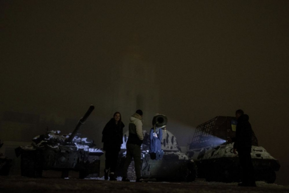 2 Thieu Dien Nguoi Kiev Tim Cach Sinh Ton Giua Gia Ret