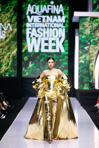 4 Phu Nhan Cua Dai Su Cong Hoa Haiti Gay Chu Y Voi Bo Suu Tap Ve Thien Nhien