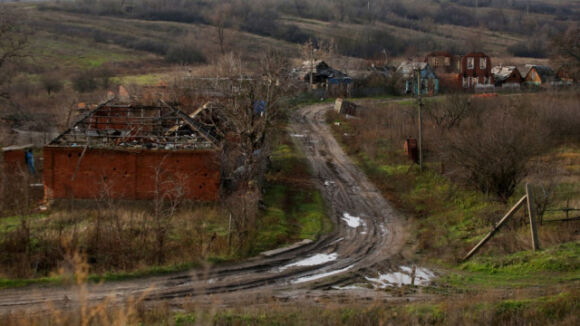 1 Mua Dong Gieo Them Dau Kho Cho Ngoi Lang Ukraine Bi Nga Tan Pha