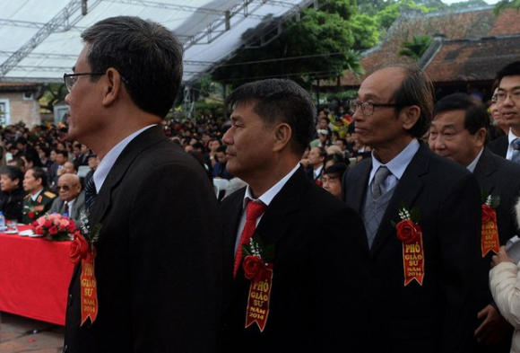 Tiến sĩ "dỏm": Lỗi do ai?