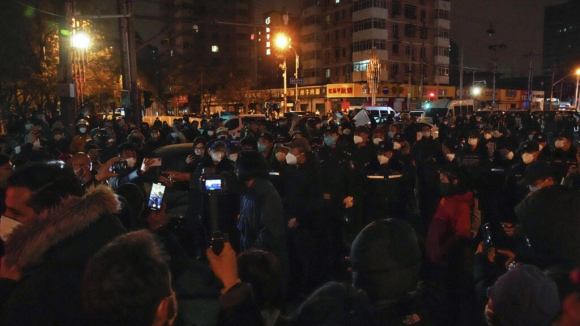 3 Nguoi Dan Trung Quoc Bieu Tinh Phan Doi Chinh Sach Khong Covid Doi Tap Can Binh Tu Chuc