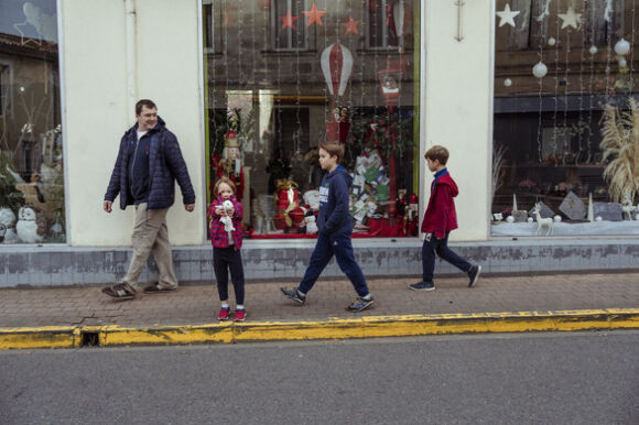 1 Nguoi Ukraine Phai Ti Nan O Nuoc Ngoai Lau Hon Vi Que Huong Thieu Dien