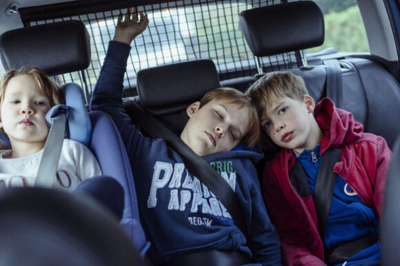 2 Nguoi Ukraine Phai Ti Nan O Nuoc Ngoai Lau Hon Vi Que Huong Thieu Dien