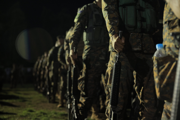 3 10 000 Canh Sat Bao Vay Thanh Tri Bang Dang O El Salvador