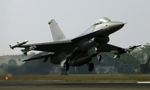 1 My Duyet Ban Hon 400 Trieu Usd Phu Tung Cho Tiem Kich Dai Loan