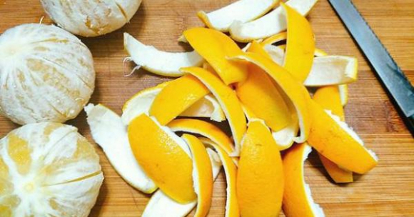 Ăn cam xong đừng vội vứt vỏ qua cửa sổ bởi bạn sẽ có ngay loại gia vị tuyệt đỉnh để pha trà