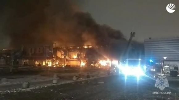 1 Dam Chay Lan Rong 7000 M2 Tai Trung Tam Mua Sam Nga