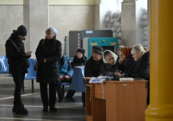 2 Canh Sat Ukraine Truy Lung Tung Nguoi Cong Tac Voi Nga O Kherson