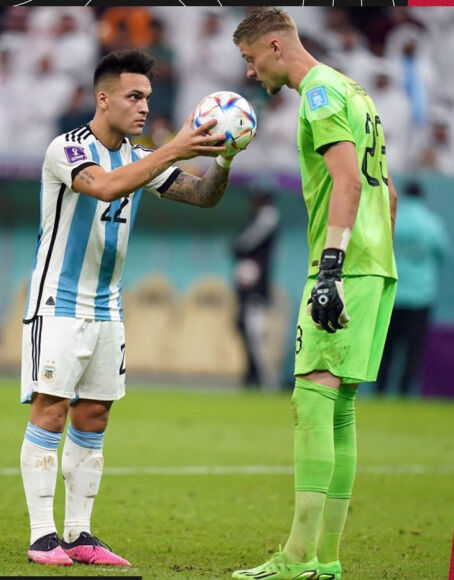 3 Lo Bang Chung Messi Bi Cau Thu Ha Lan Khieu Khich