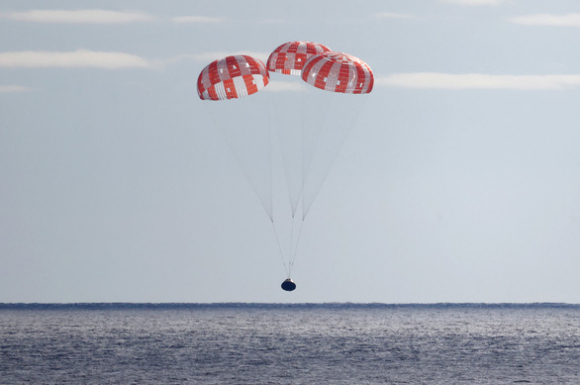 1 Tau Orion Tro Ve Trai Dat Sau Su Menh Lich Su Tham Hiem Mat Trang