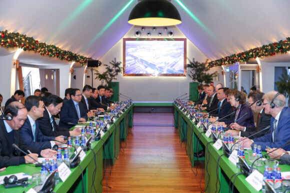 2 Thu Tuong Lua Chon Dien Sach Thi Gia Dien Nao De Nguoi Dan Doanh Nghiep Chiu Duoc