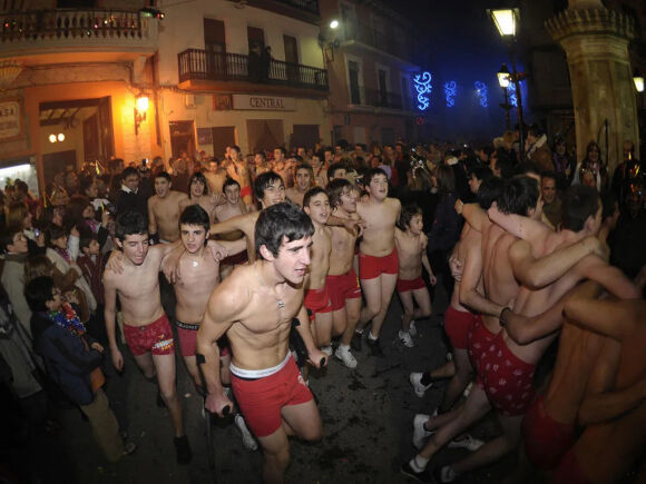 8 Nhung Phong Tuc Giang Sinh Ky La Nhat The Gioi An Sau Buom Nem Giay Tim Nguoi Yeu