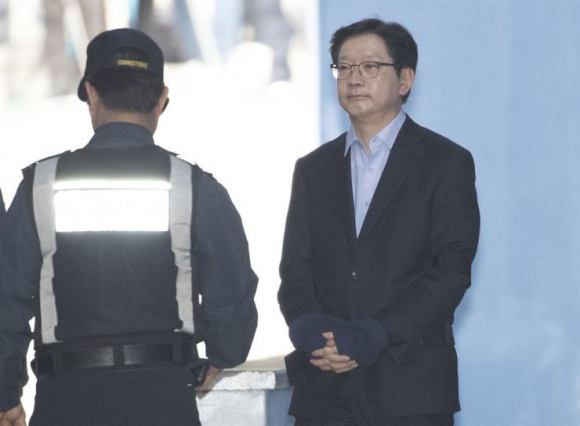 1 Cuu Thong Doc Han Quoc Tu Choi Lenh An Xa