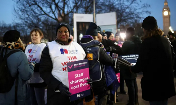 1 100000 Y Ta Anh Tham Gia Cuoc Dinh Cong Lon Chua Tung Thay