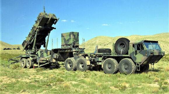 1 Rong Lua Patriot Vi Sao Lai Cuc Ky Dang So Voi Nga