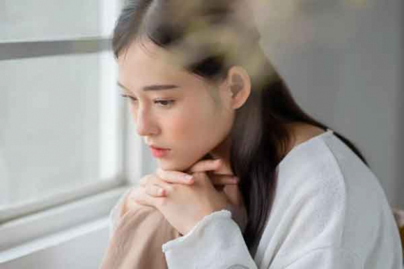 Tôi từng giúp bạn 100 triệu, khi tôi túng thiếu, bạn tặng lại một câu chua chát