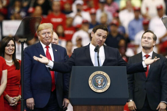 2 Lo Dien Nhung Doi Thu Thach Thuc Ong Trump