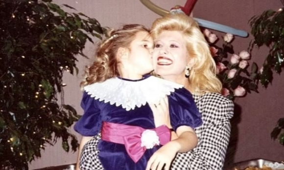 1 Ivanka Trump Trai Long Ve Mua Le Dau Tien Vang Me