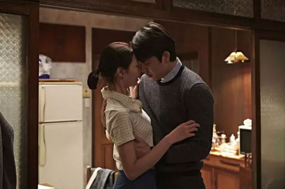 Cả nể, tôi mất vợ vào tay ông hàng xóm độc thân "tốt bụng"