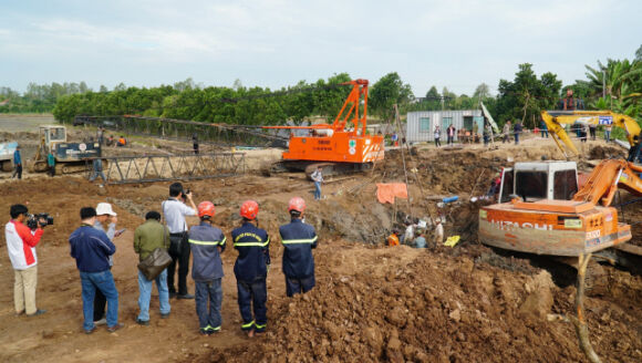 1 No Luc Cuu Be Trai Lot Xuong Tru Cau 35 M O Dong Thap