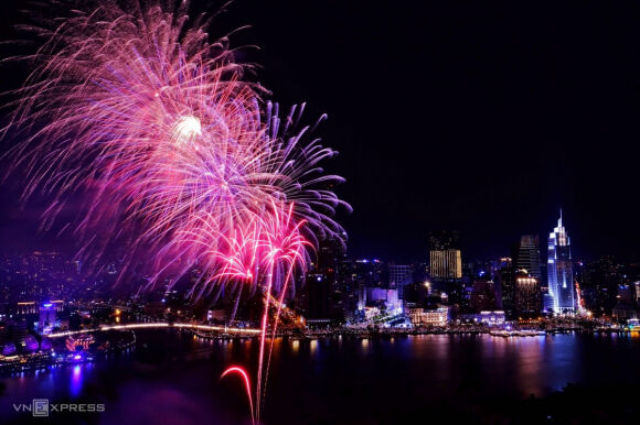 1 Phao Hoa Chao Nam Moi Tren Bau Troi Tp Hcm