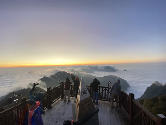 4 Suong Muoi Phu Trang Fansipan Tao Nen Phong Canh Ky Thu