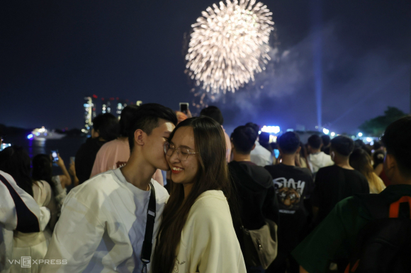 8 Phao Hoa Chao Nam Moi Tren Bau Troi Tp Hcm