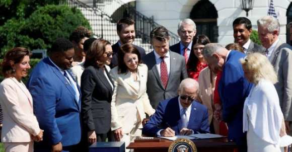 2 My Muon Tu Chu Ve Chip Nhung Tien Nhieu La Chua Du