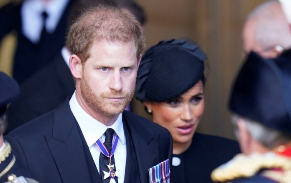 1 Harry Tiet Lo Tung Bi Anh Trai Danh