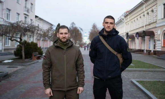 2 Nhung Dan Thuong Ukraine Cam Sung Khang Cu Luc Luong Nga