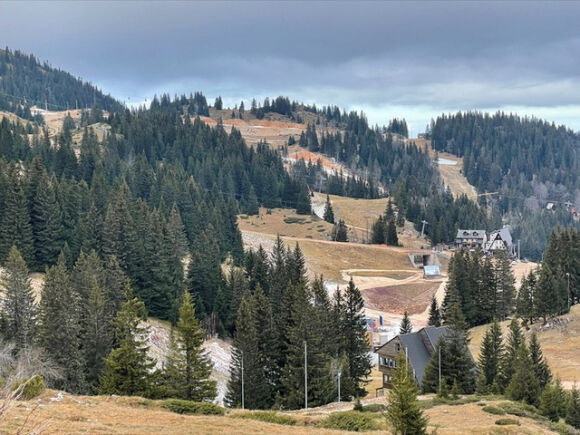 5 Chuyen La Mua Dong Nhu Mua He O Chau Au