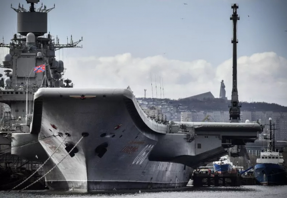 2 Tinh Bao Ukraine Noi Tau San Bay Duy Nhat Cua Nga Hu Hong Nghiem Trong