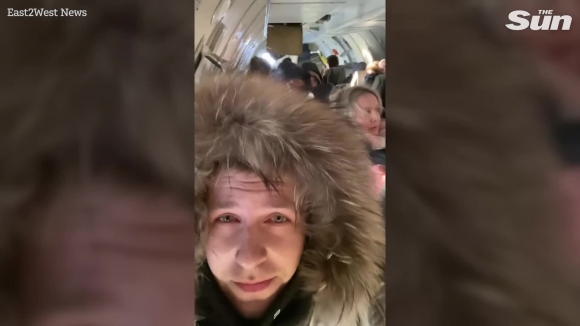 2 May Bay Cho Khach Cua Nga Bat Tung Cua O Do Cao Gan 3000m